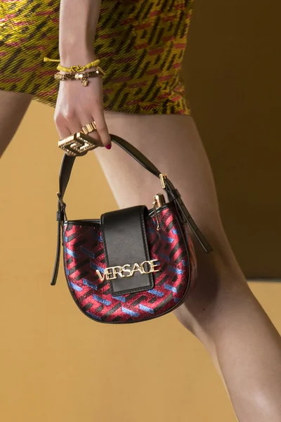 Look 49